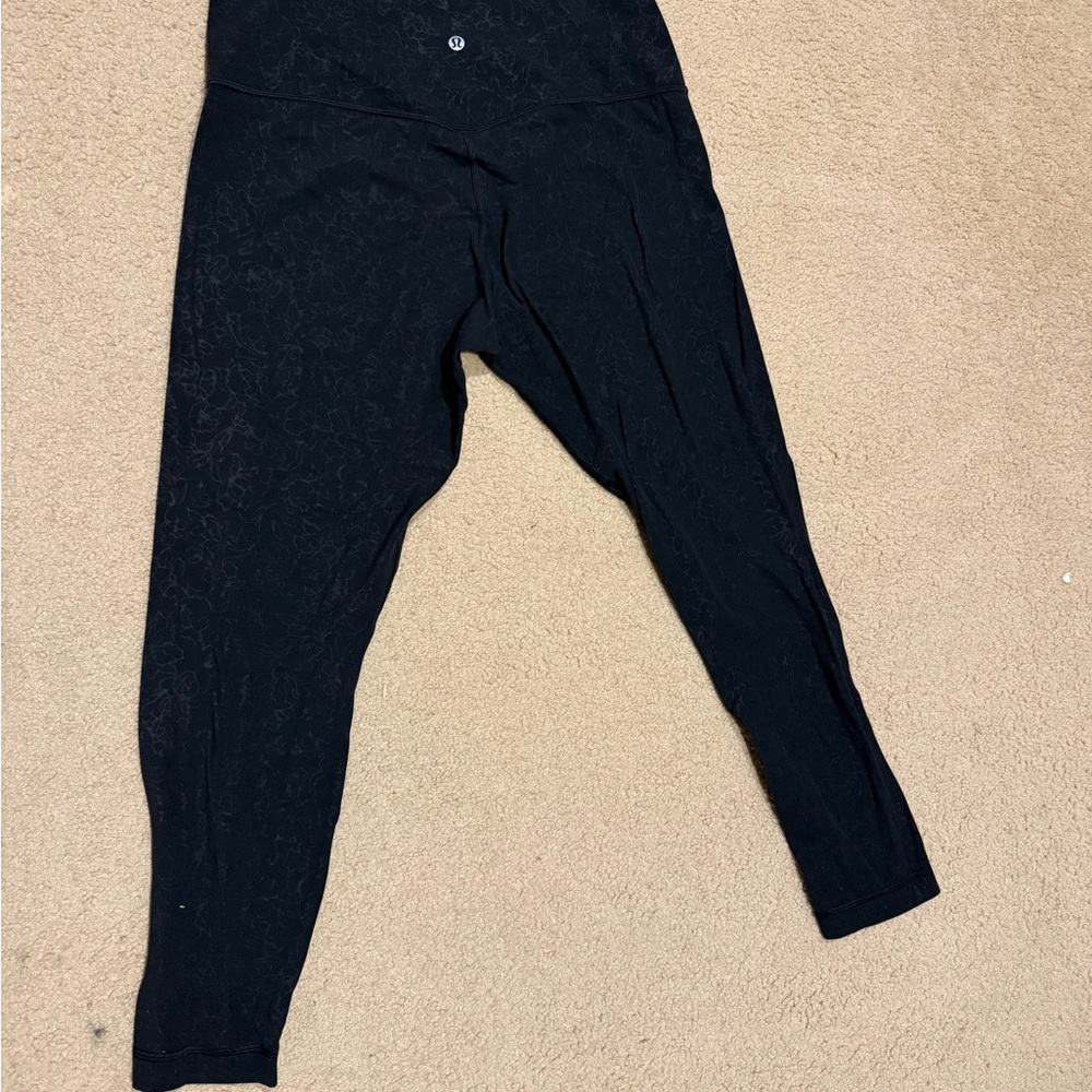 Lululemon Wunder Under Black Leggings light flower pattern